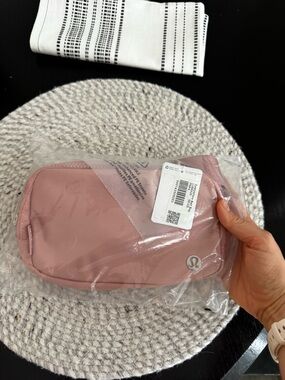 lululemon athletica Dusty Rose Everyday Pouch Cosmetic Case